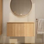Rundes wandhängendes Badezimmermöbel 100 cm aus Natureiche mit glatte Front und Eichenholzplatte