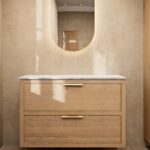 Wandhängendes Badezimmermöbel 70 cm aus dunkler Eiche mit zwei Schubladen und beige Kalksteinwaschtisch (Top-Qualität)