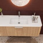 Rundes hängendes Badezimmermöbel 120 cm aus Natureiche mit Riffelfront und mattweißem Solid-Surface-Waschtisch