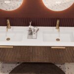 Rundes hängendes Badezimmermöbel 160 cm aus Dunkeleiche mit Riffelfront und mattweißem Solid-Surface-Doppelwaschtisch